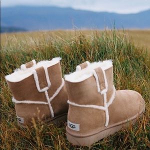 UGG Classic Mini Spill Seam Boot